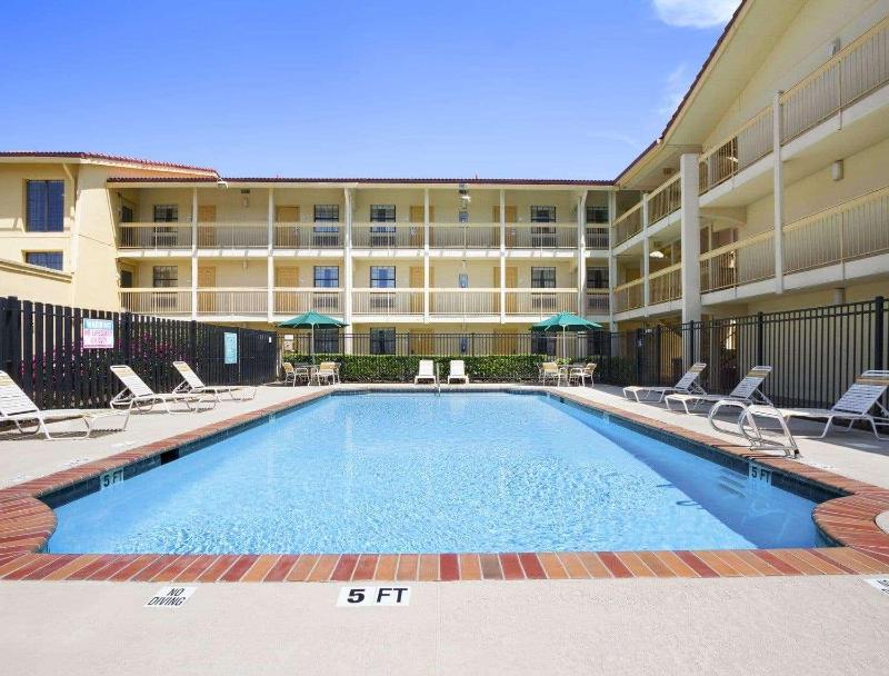 Baymont Inn and Suites MariettaAtlanta North - photo 22