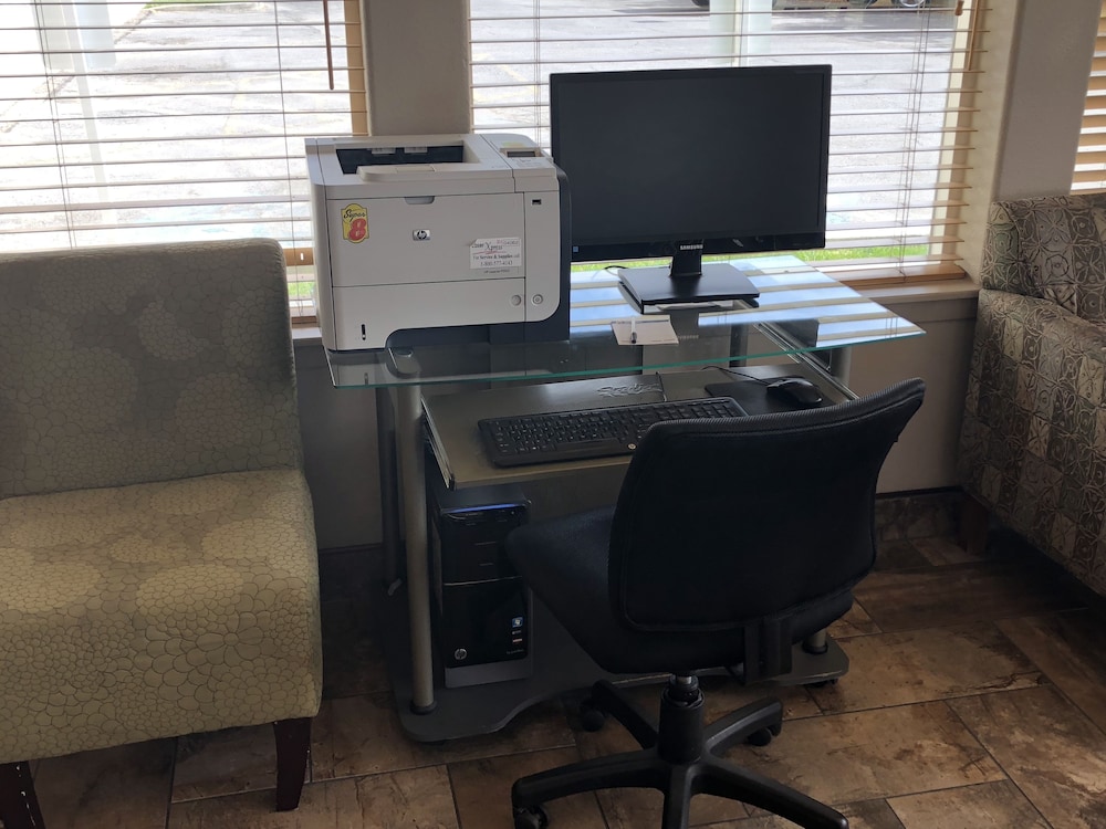 Super 8 by Wyndham Pocatello - photo 27