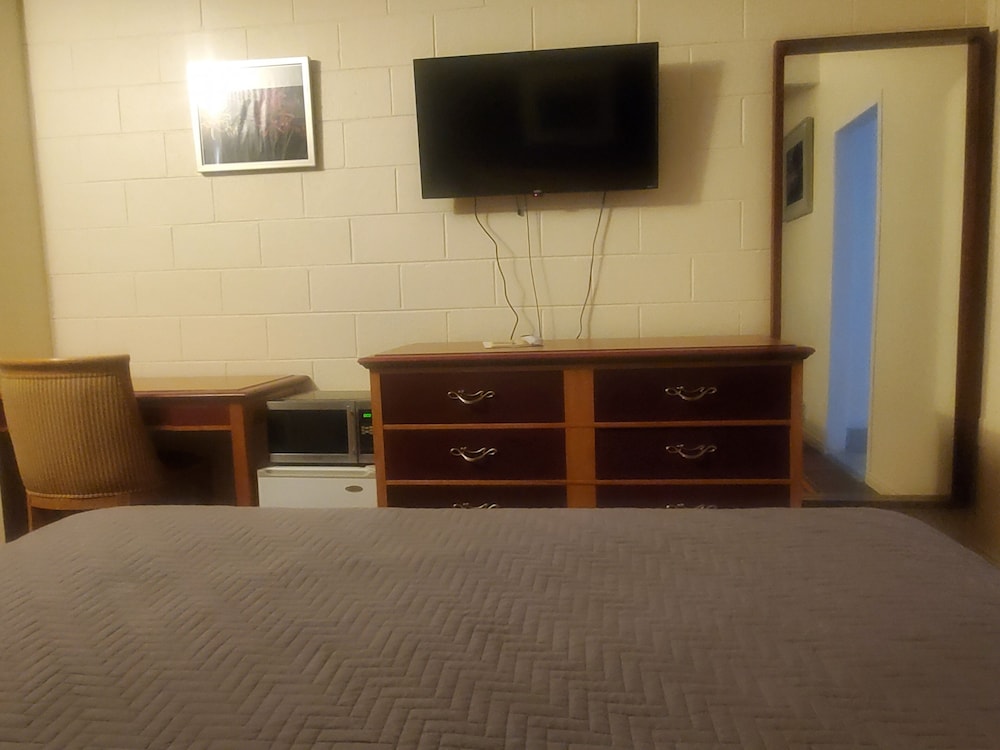 Thunder Bird Motel - photo 32