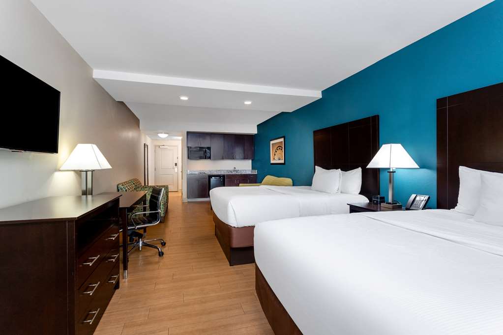 La Quinta Inn & Suites by Wyndham Ocean City - photo 11