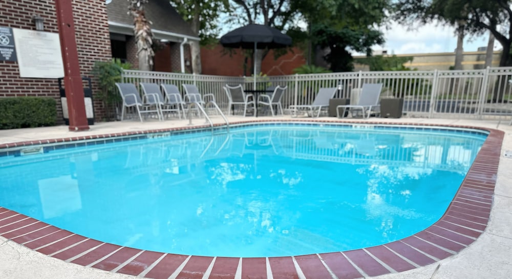 Fairfield Inn & Suites by Marriott San Antonio Market Square - photo 32