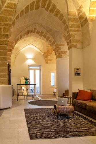 Ellements Luxury Rooms — 4-Star Luxury Hotel in Brindisi, Italy