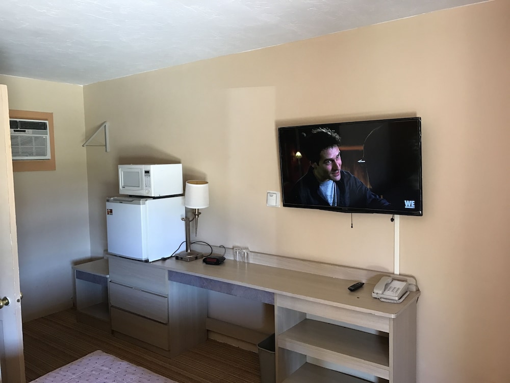 El Rey Motel - photo 12