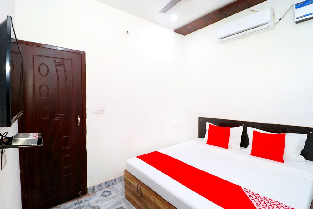 Oyo 41965 Hotel New Bury in Thanesar, India