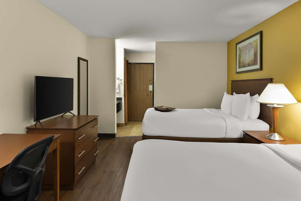 Best Western Lakewood Inn - photo 13