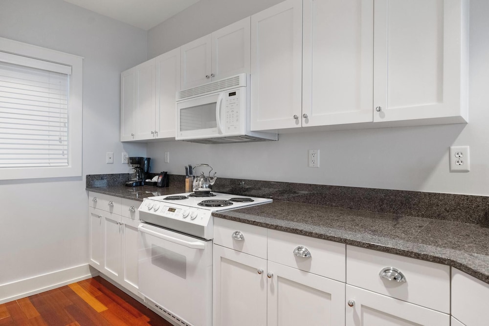 Village Suites Bay Harbor - photo 23
