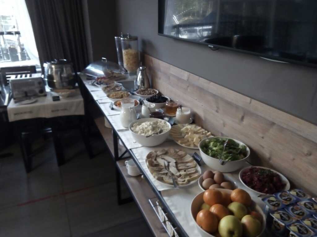 Moon Hotel - carbon neutral hotel in Terskol