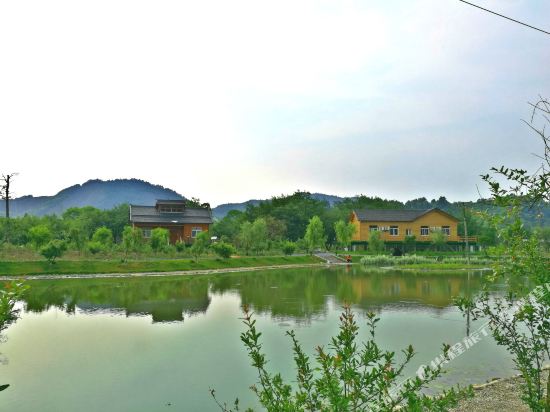 Bayuezha Holiday Hostel — 4-Star Luxury Hotel in Huzhou, People's Republic of China