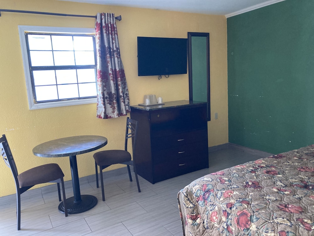 Capri motel — Alice — photo 2