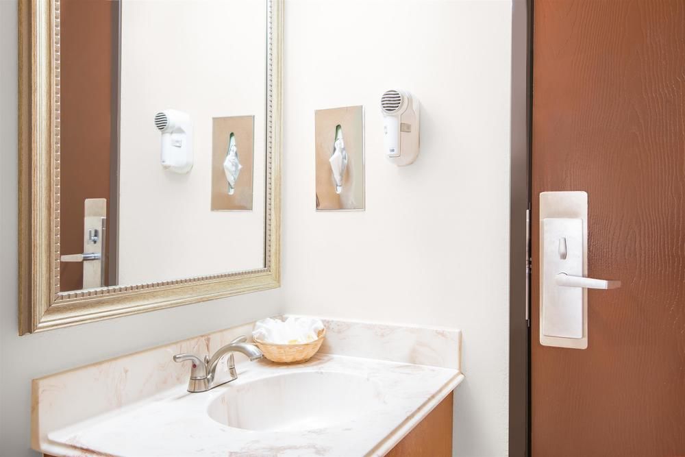 Days Inn Austin Crossroads - photo 11