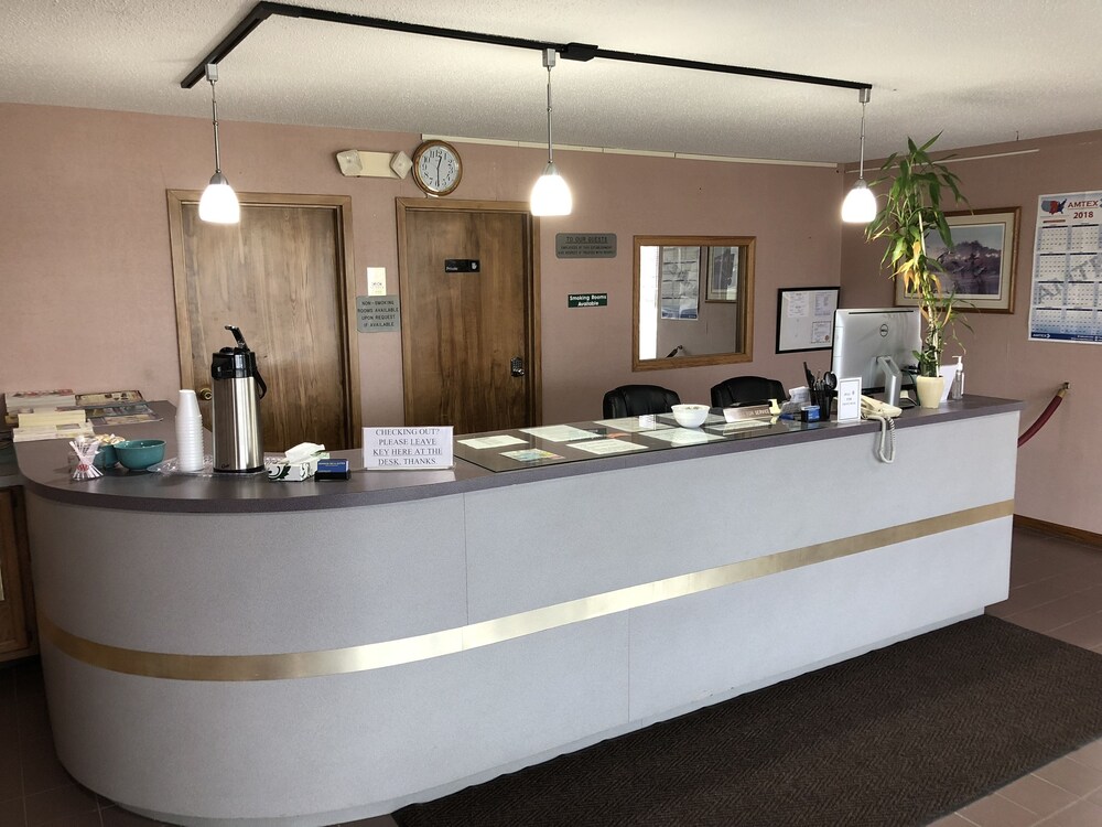Denison Inn & Suites - photo 4