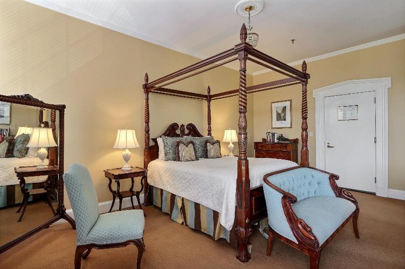 The Presidents Quarters Inn - photo 53