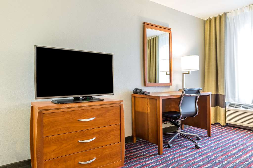 Comfort Inn Alton near I 255 - photo 25