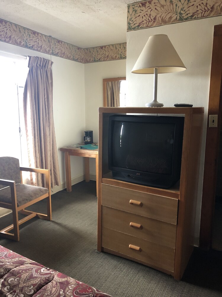 Gold Eagle Inn - photo 13