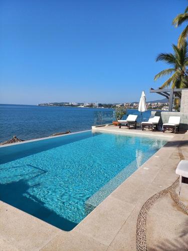 Cozy Beachfront PH Getaway — 4-Star Luxury Hotel in Bucerias, Mexico