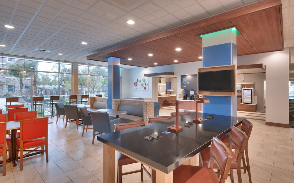 Holiday Inn Express & Suites Gainesville I 75 by IHG - photo 39