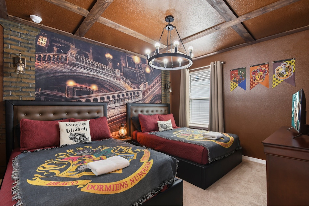 Relax in Style Pool Resort Amenities Near Disney - photo 5