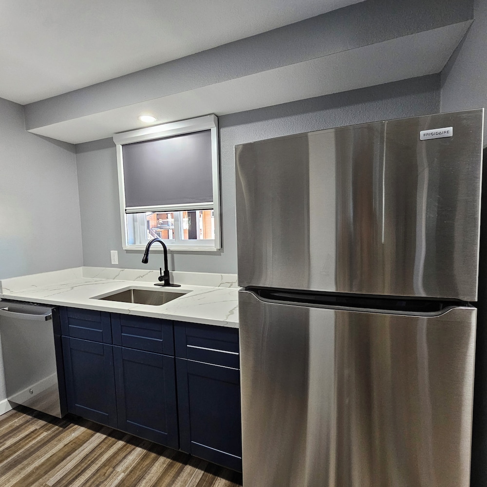 Olympic Suites Inn - photo 13