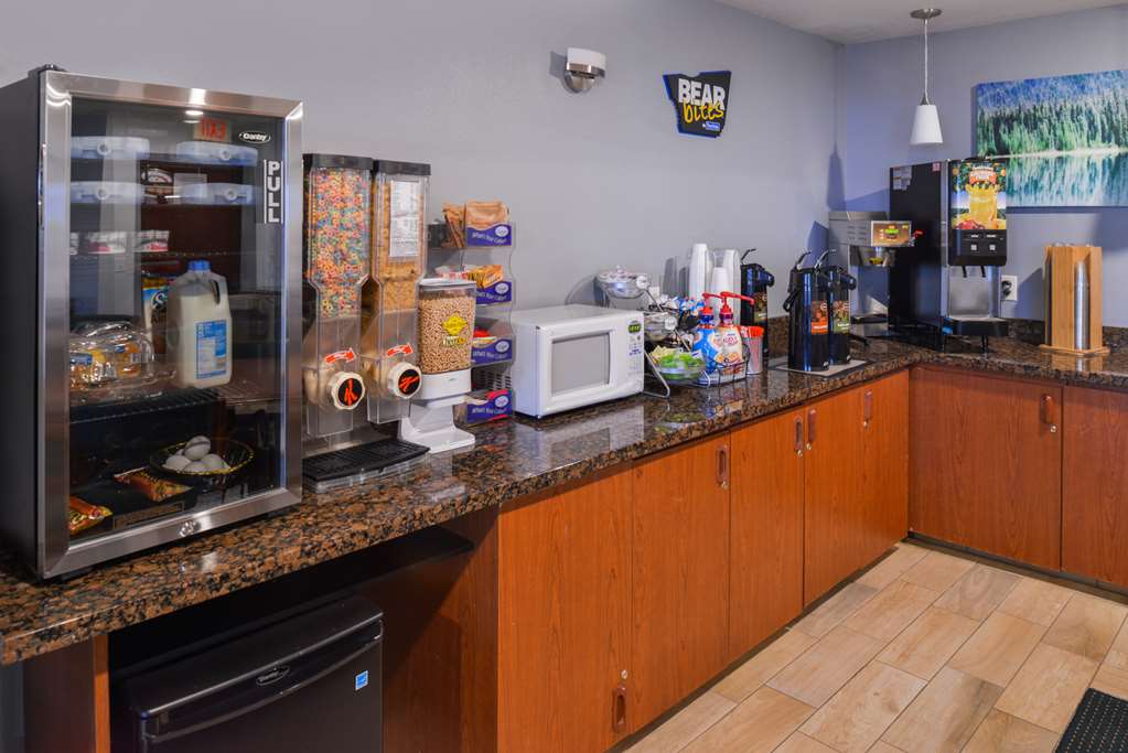Travelodge Suites by Wyndham Newberg - photo 46
