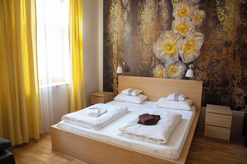 Hunyadi Panzió Apartman — Mako — photo 3