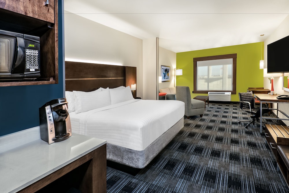 Holiday Inn Express & Suites Austin Round Rock Area by IHG - photo 2