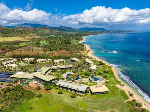 Mountain View Double Bed Room Beachfront Resort Lanai AC Pool Restaurant Gym Spa — hotel in Lihue
