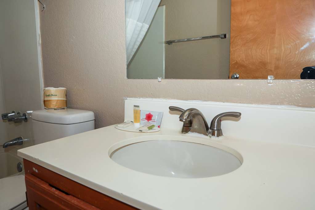 Super 8 by Wyndham Gallup - photo 24