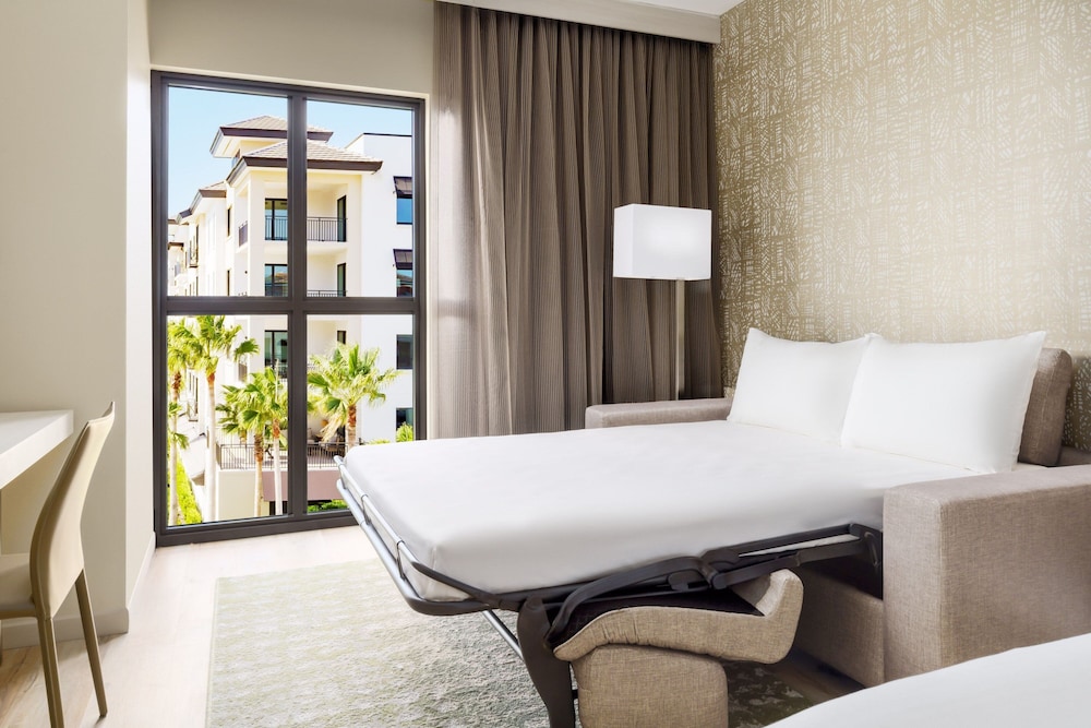 AC Hotel by Marriott Naples 5th Avenue - photo 24