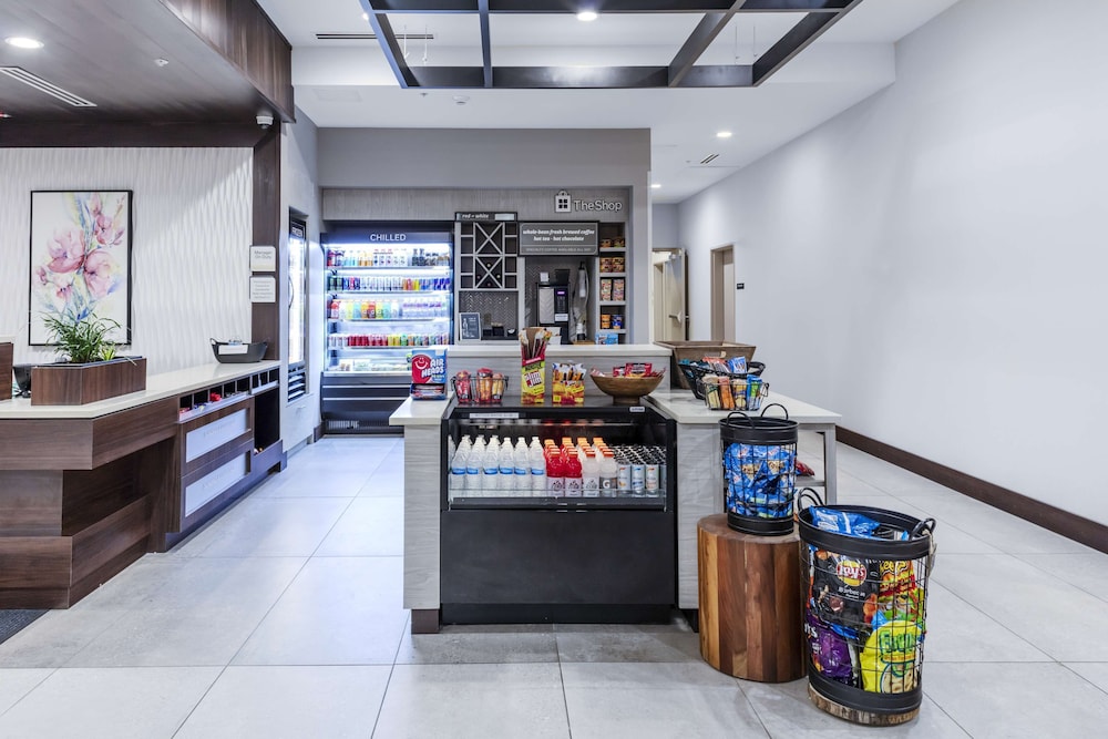 Hilton Garden Inn Detroit Utica - photo 17