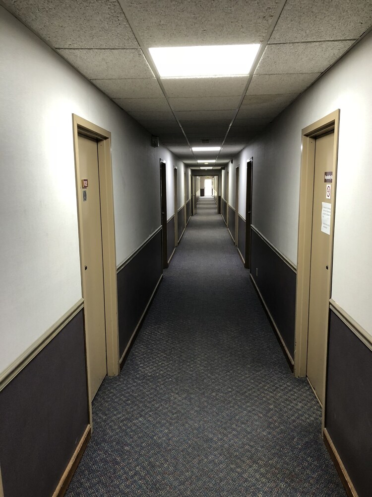 Denison Inn & Suites - photo 45