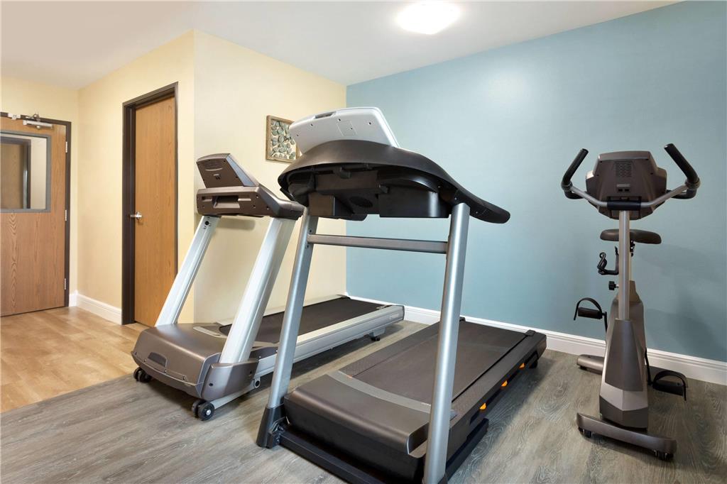 Hawthorn Suites by Wyndham St. Robert - photo 6
