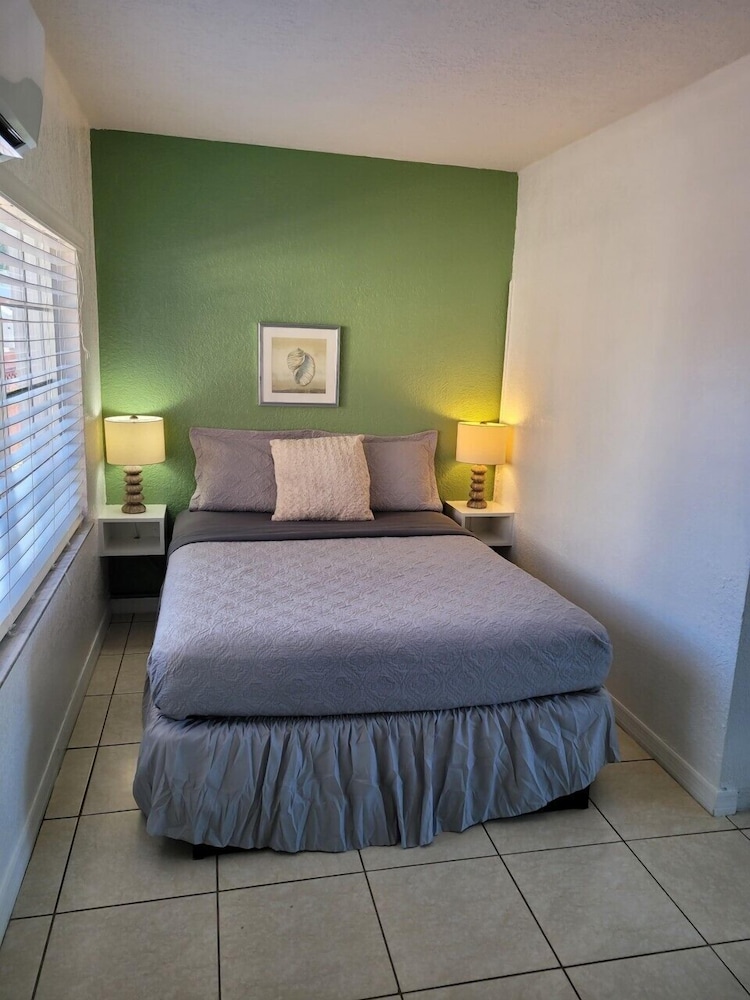 Blind Pass Resort Motel - photo 18