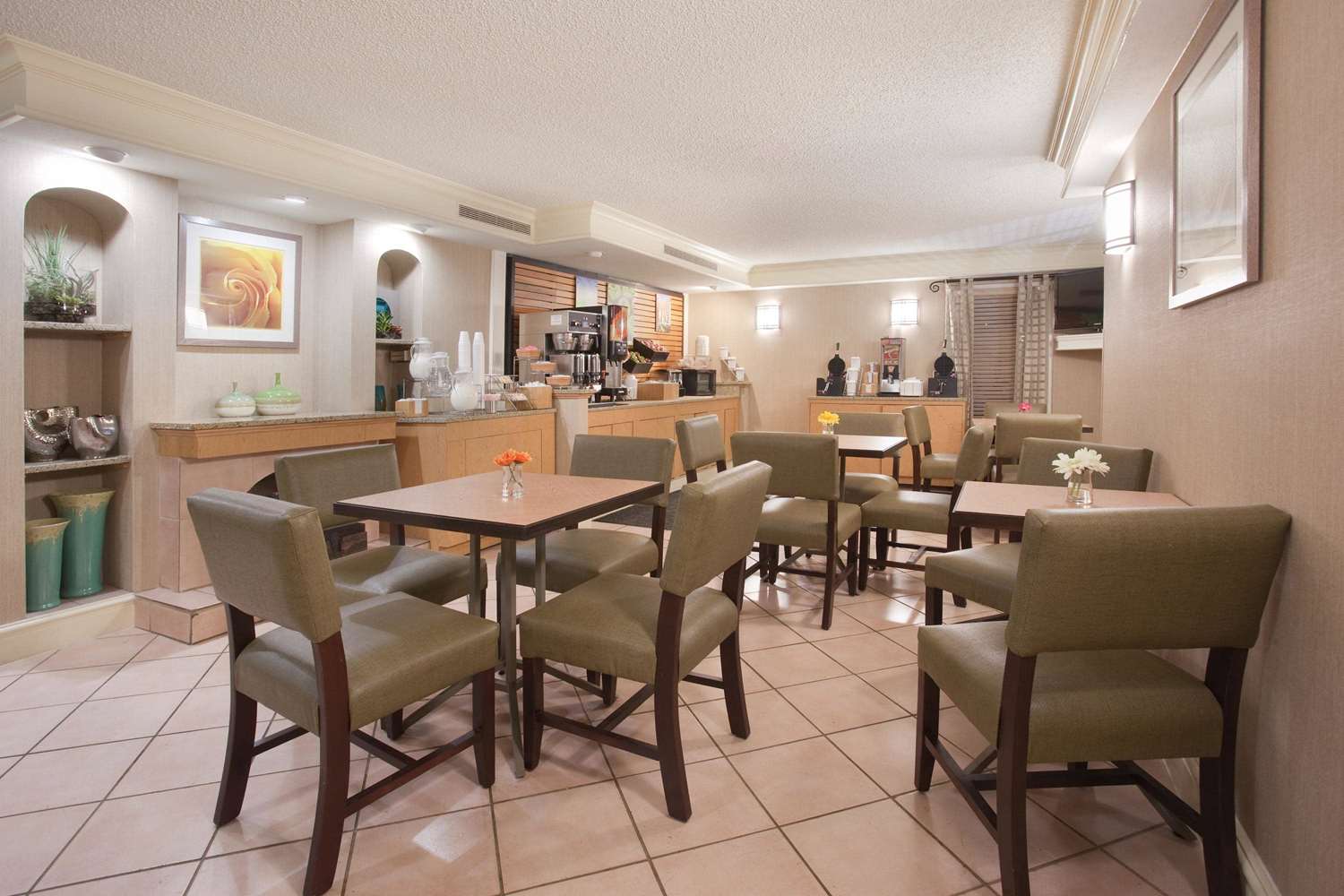 La Quinta Inn by Wyndham Denver Central - photo 10