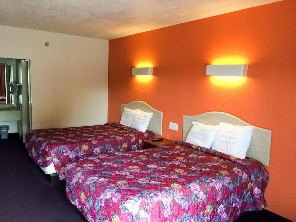 Motel 6 - photo 11