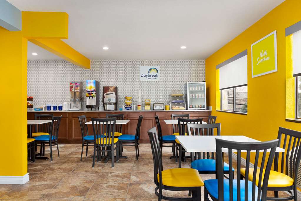 Days Inn by Wyndham Ruidoso Downs - photo 36