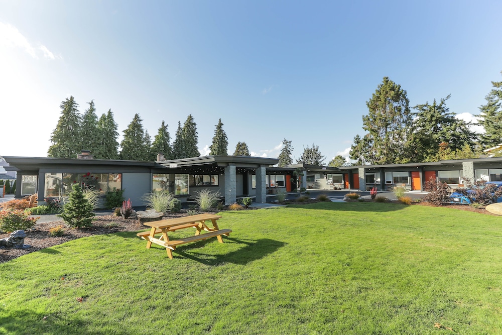 Heliotrope Hotel - featured photo