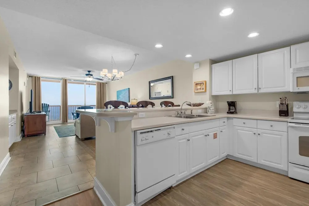 Majestic Beach Towers 2 1708 - photo 9