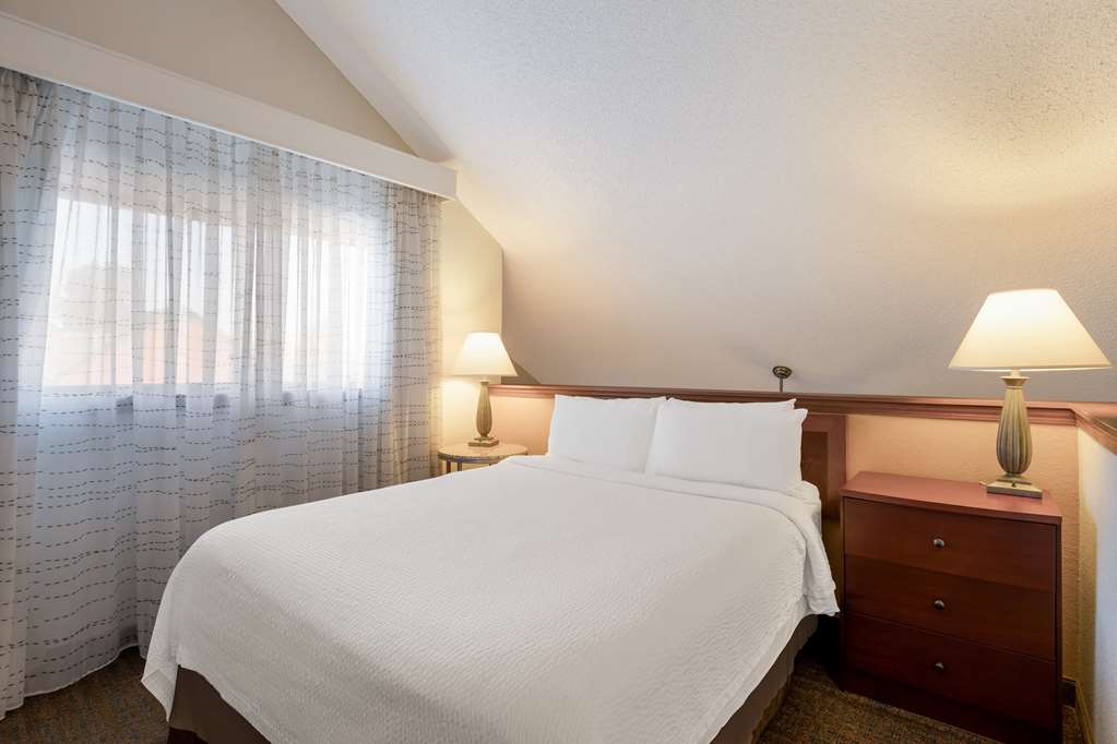 SenS Suites Livermore SureStay Collection by Best Western - photo 33
