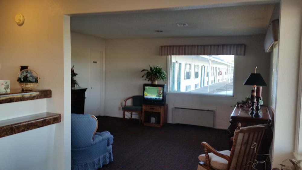 Lake Eufaula Inn - photo 3
