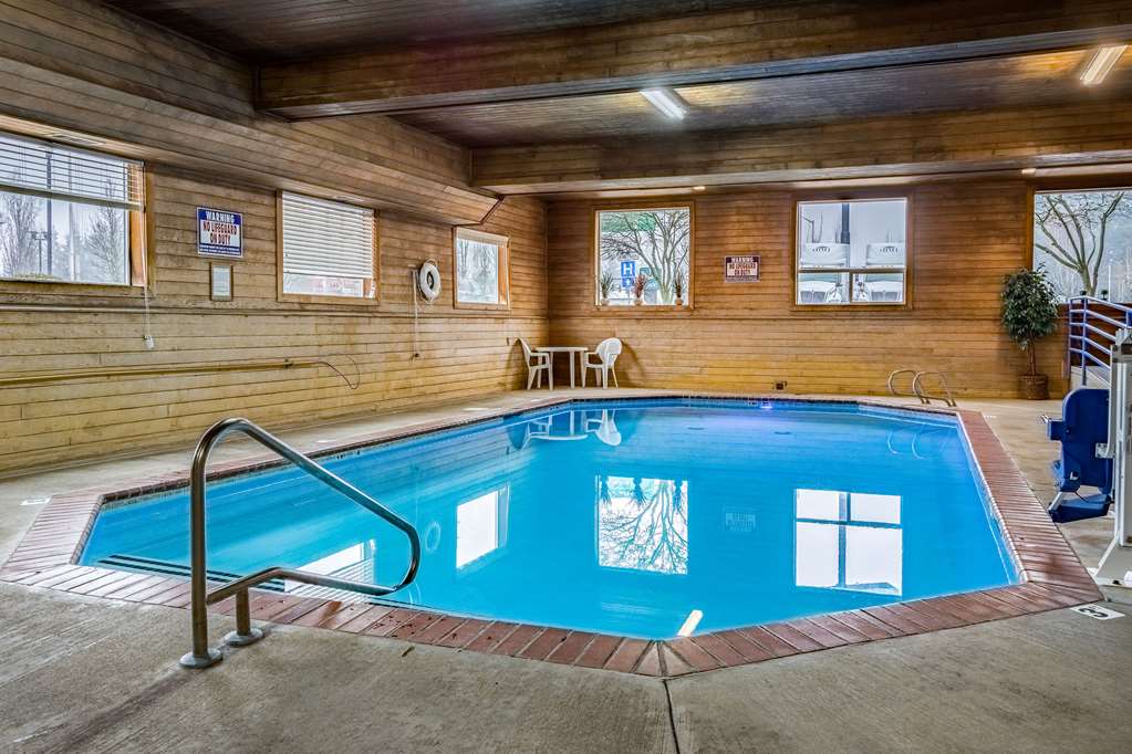 Quality Inn & Suites Vancouver North - photo 24