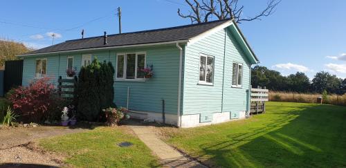 The Cabin Kings Lane Weston — 4-Star Luxury Hotel in Beccles, United Kingdom