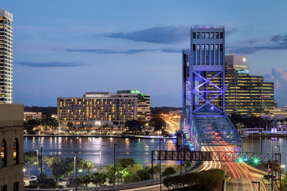 DoubleTree by Hilton Hotel Jacksonville Riverfront - photo 70