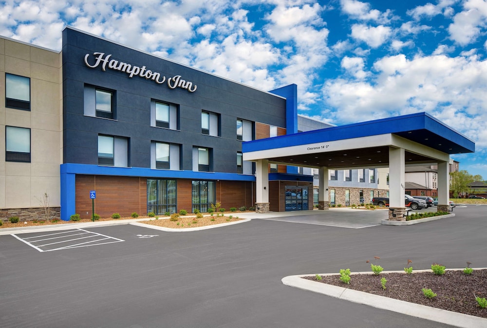 Hampton Inn Cave City KY - featured photo