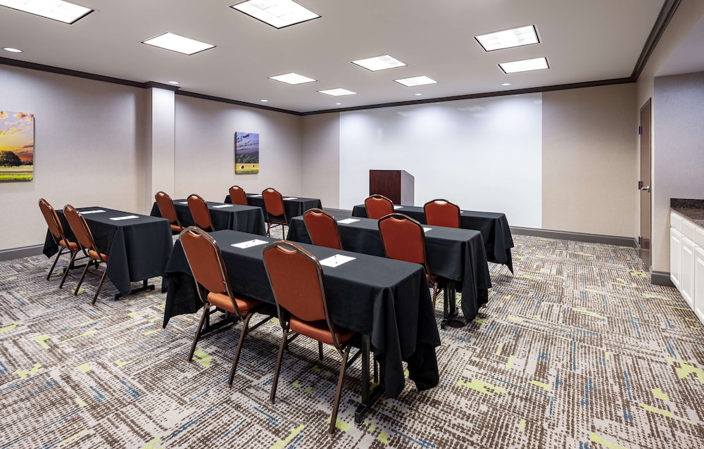 Hampton Inn & Suites Texarkana - photo 44