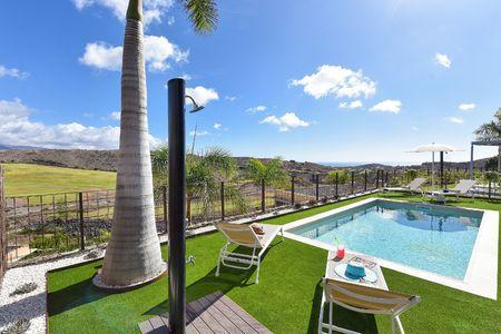 Villas los Dragos — 4-Star Luxury Hotel in Maspalomas, Spain