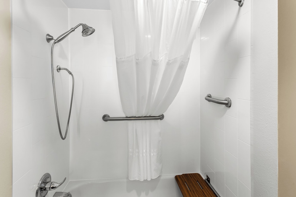 Holiday Inn Express Suites Charleston by IHG - photo 44