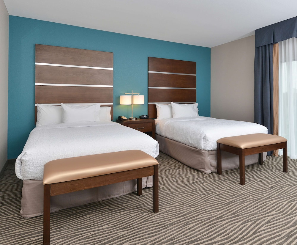Hampton Inn & Suites Des Moines Downtown - photo 15