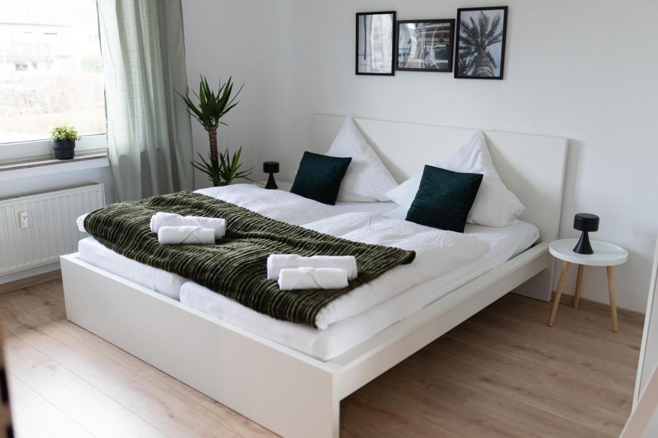 Apart63 Modern 3Room I Smart TV I Free Parking I Free WiFi — 4-Star Luxury Hotel in Hamm, Germany