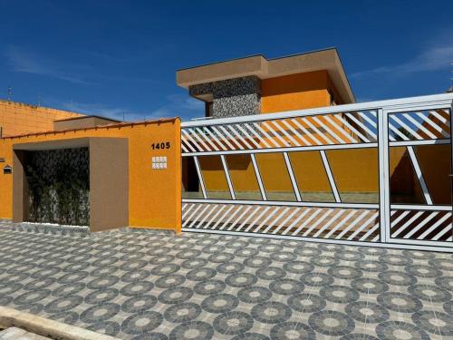 Condomínio pé na areia Itanhaém in Itanhaem, Brasil