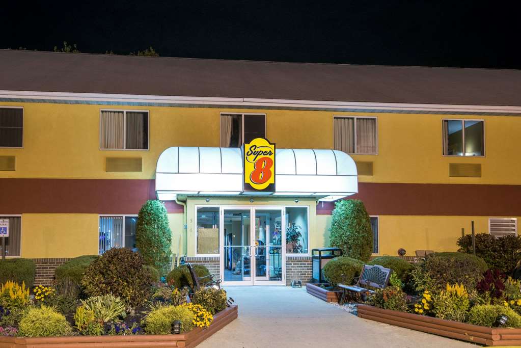 Super 8 by Wyndham Medina - photo 2